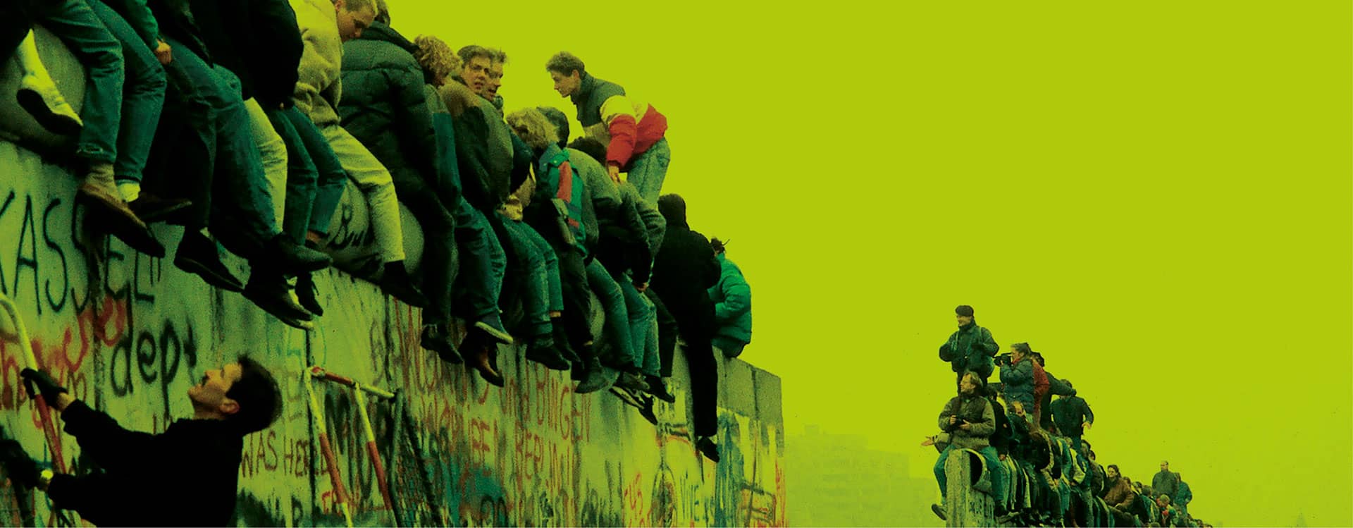 DIVIDERE IL CIELO - Voci e immagini dal muro di Berlino